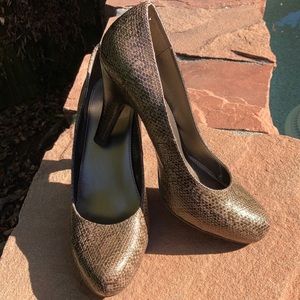 Bandonlino Faux Snakeskin Shoes